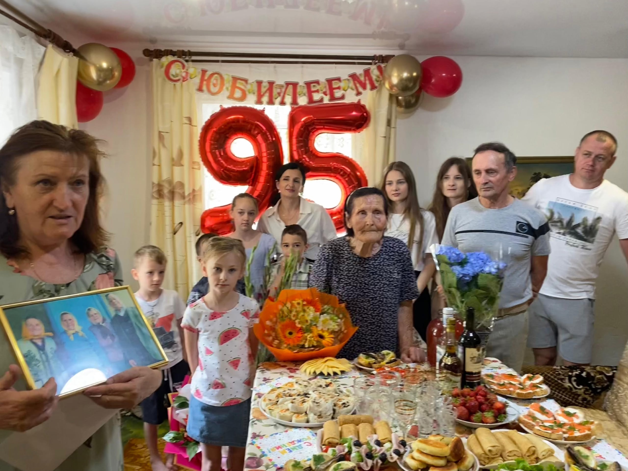 Труженице тыла из Сергиевского Анне Максимовне Шипулиной исполнилось 95 лет.