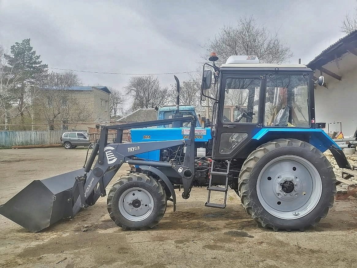 Благодаря губернаторской программе поддержки местных инициатив для нужд Спицевского территориального управления приобретен трактор.