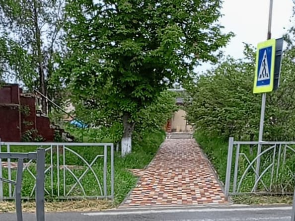 В Кугульте продолжается благоустройство парковой зоны.