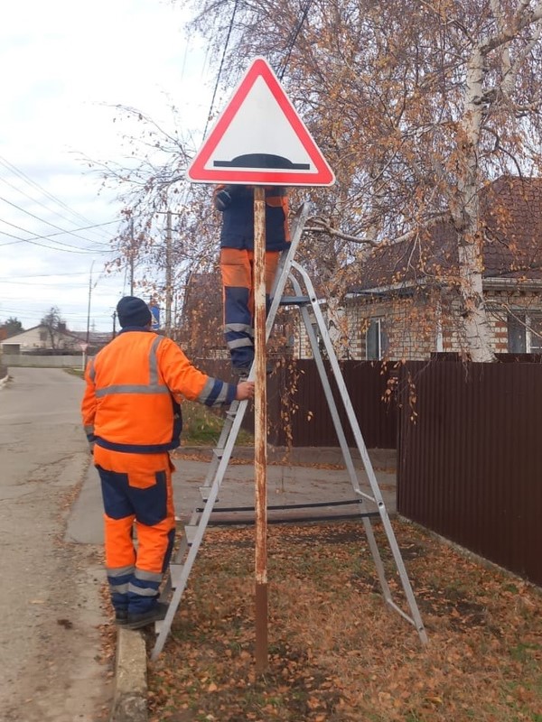 Дорожно-хозяйственное управление продолжает обслуживать дороги Грачевского округа.