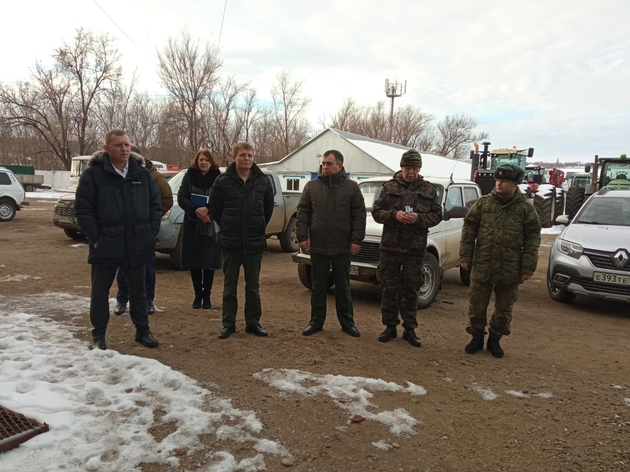 В связи с участившимися обращениями по вопросу контрактной службы в Грачевском округе усилена работа в данном направлении.