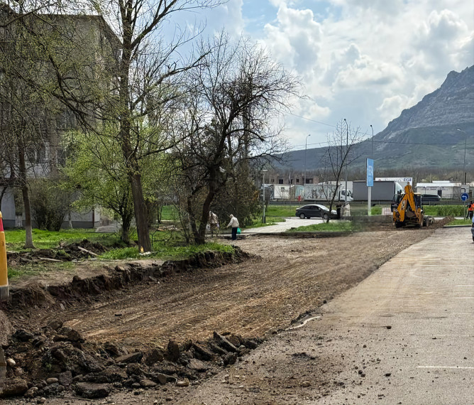 На Ставрополье дорогу к месту паломничества начали ремонтировать по нацпроекту. На Ставрополье дорогу к месту паломничества начали ремонтировать по нацпроекту.